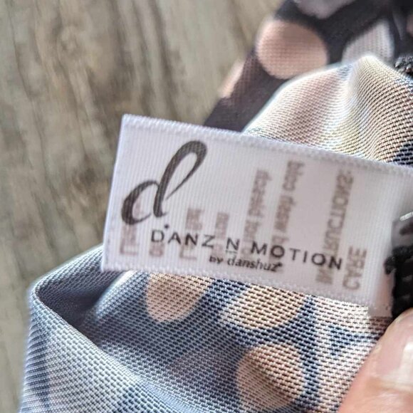 DanzNMotion * Floral Printed Skirt * Kids Large/X-Large - Picture 4 of 5